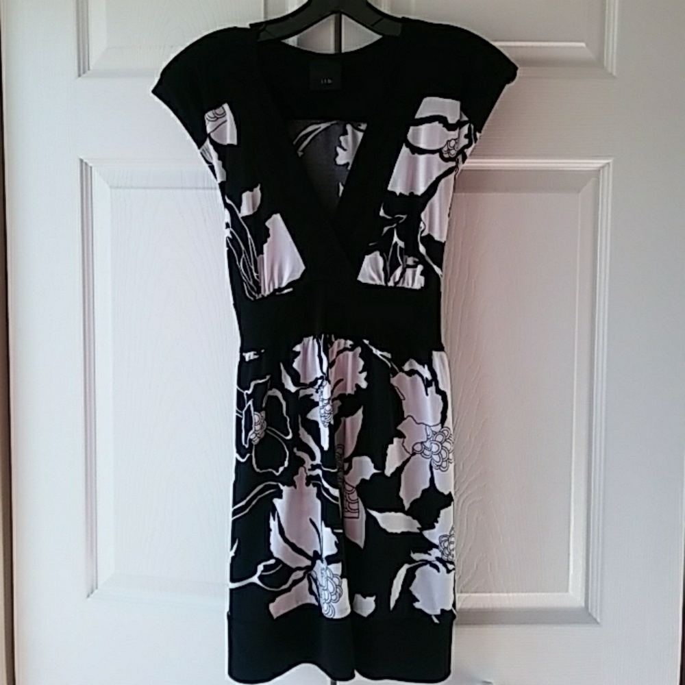 Black and White Floral Top